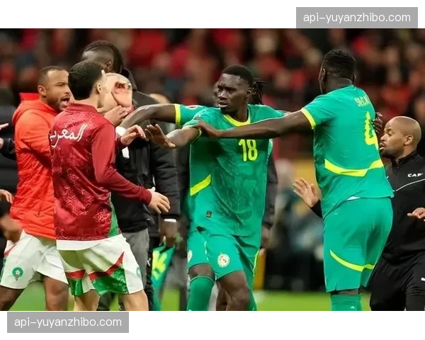 塞内加尔定位球战术：角球进攻花样百出，针对法国防线身高劣势